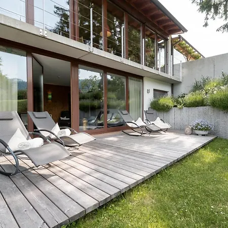 Konukevi Schlegelhof 4*