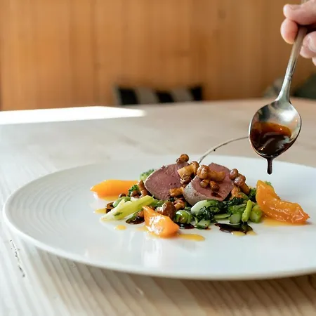 Konukevi Schlegelhof 4*